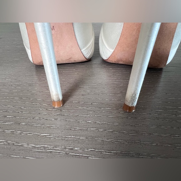 Badgley Mischka Ivory Embellished Heels - Picture 9 of 13